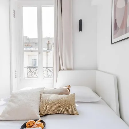Cozy For 2 People - Place De La Republique Lägenhet