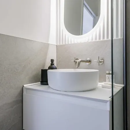 Cozy For 2 People - Place De La Republique Apartment *